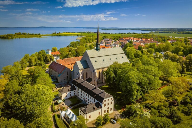 Flygfoto över Vadstena Klosterkyrka
